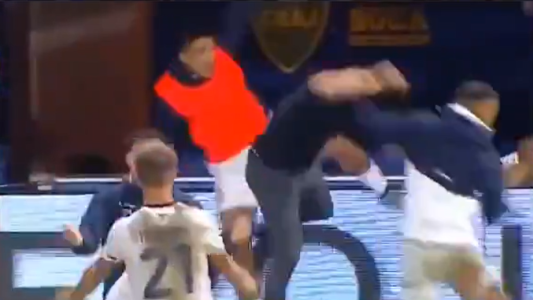 VIDEO: lo que no se vio del triunfo de Talleres, Fragapane lo noqueó al "Cacique" Medina en el banco