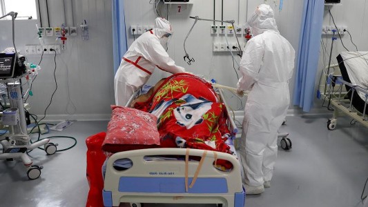 Paraguay: Cerca de 100 pacientes graves con coronavirus esperan un lugar en terapia intensiva