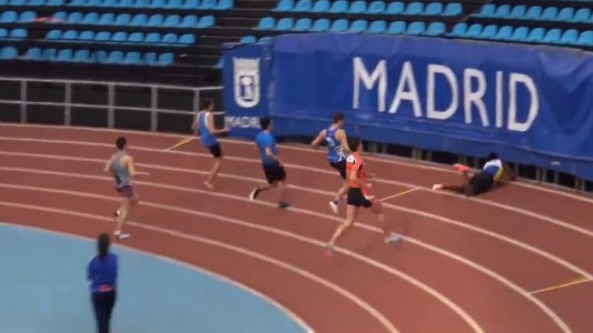 Impactante caída: ganó y desapareció en un pozo