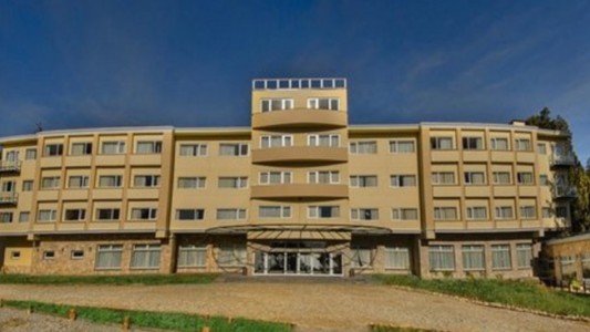 Pelea en el viaje de egresados: tiraron a un estudiante de la ventana del hotel