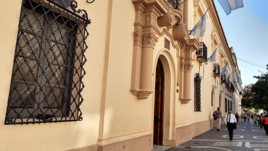 Colegios preuniversitarios vuelven a clases en Córdoba