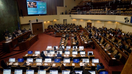 Descuentos salariales a tres diputados chilenos por "descuidar sus deberes parlamentarios"