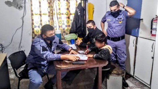 Llamó a la policía porque su hijo de 8 años se negaba a hacer la tarea de la escuela