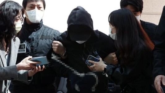 Mató a una amiga y a toda su familia, y convivió tres días con los cadáveres