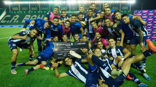 Talleres clasificó por penales otra vez con las atajadas de Marcos Díaz