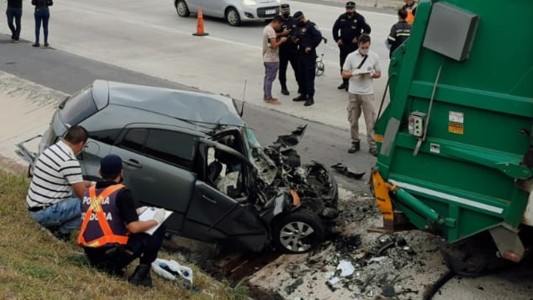 Tragedia en la Circunvalación: chocó a un camión de basura estacionado y murió