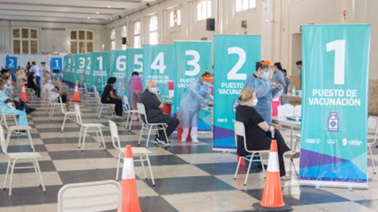 Vacunación en Córdoba: ¿Qué pasa con los que no pudieron ir hoy por el paro de colectivos?