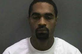 Mató a su mujer y la sentó en el sillón para que sus hijos abrieran ante ella los regalos de Navidad