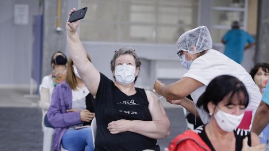 El Gobierno busca acelerar la vacunación en las próximas tres semanas