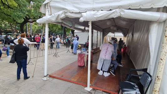 Testeos gratuitos COVID: la unidad móvil atiende hoy a la mañana en la ex plaza Vélez Sarsfield
