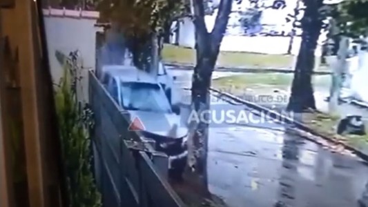 Video: así fue el momento en que un joven atropelló y mató a dos motochorros en Rosario