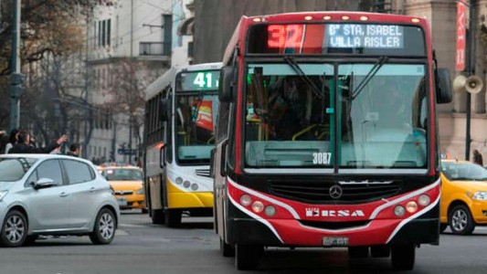 El chofer no tenía barbijo y terminó a las piñas con un pasajero: ¿Qué dice la empresa?