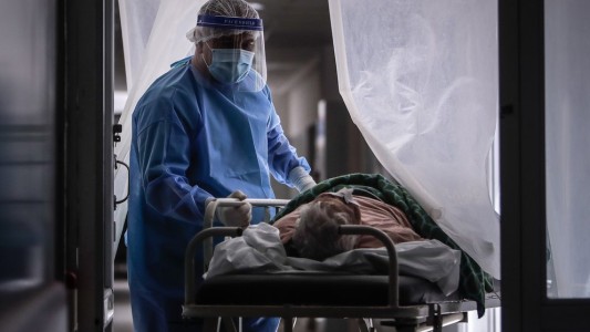 Ocupación de camas de terapia en hospitales públicos porteños creció de 49,5% a 65,3% en una semana