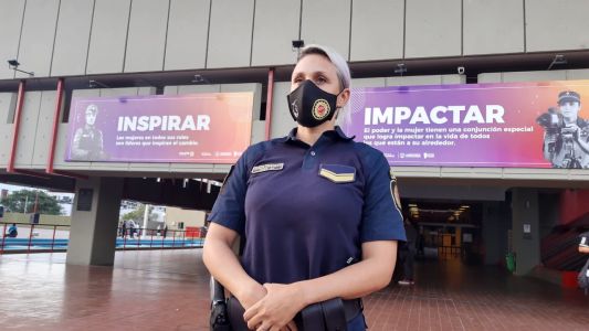 La policía suma 12 mujeres a cuerpos especiales: Carina Morabito, mejor promedio, sueña con integrar el ETER