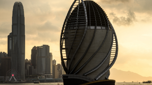 Estafaron a mujer de 90 por 32 millones de dólares: le dijeron que estaba involucrada en un caso criminal