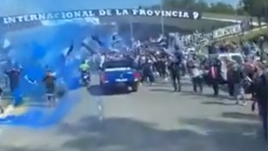 VIDEO: Ruge la pandemia, pero la hinchada de la "T" realizó un multitudinario banderazo acrecentando los riesgos
