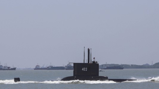 Indonesia encontró el submarino desaparecido con sus 53 tripulantes muertos