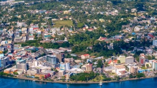 "Evento superpropagador": confinamiento estricto tras un funeral en la capital de Fiyi