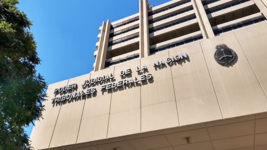 Jueces federales de Córdoba solicitaron ser vacunados de modo urgente contra el Covid-19