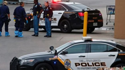 Un policía mató a un hombre delante de su mujer y su hijo en Texas