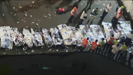 Tragedia en Israel: al menos 44 muertos y decenas de heridos por una estampida en un estadio que se derrumbó