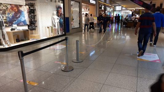 Restricciones en Córdoba: salones de fiesta a un 30% de su capacidad y shoppings con una hora menos