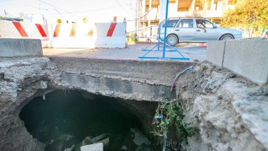 Para reparar un desagüe, cortan por 15 días el tránsito en el carril sur-norte de avenida Vélez Sársfield