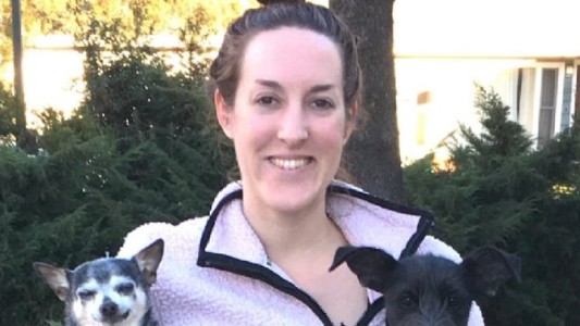 Murió una joven durante una cita amorosa: un suicida cayó sobre su cabeza