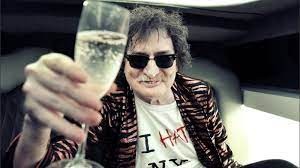 "Charly" García recibió la primera dosis de la vacuna contra el Covid-19