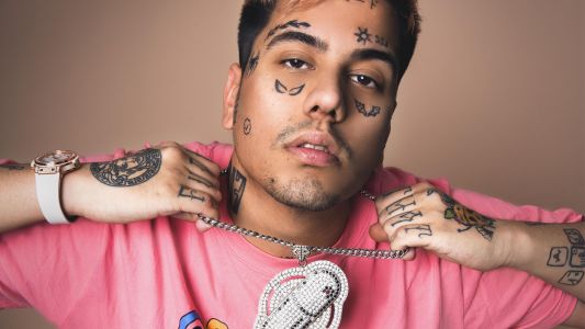 "Duki", el rey argentino del trap, presenta "desde el fin del mundo"