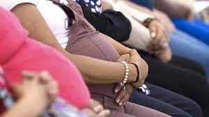 Embarazadas con patologías y personas con VIH se suman a grupos de riesgo para vacunación