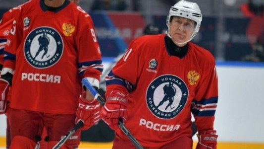 Imparable: Putin realizó nueve tantos en un partido de hockey sobre hielo