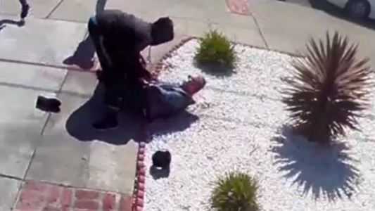 Así le roban a un anciano de 80 años dos menores en plena calle