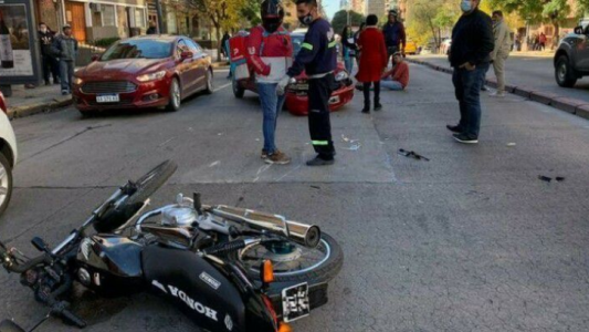 Robó en moto, los vecinos lo derribaron y cayó preso
