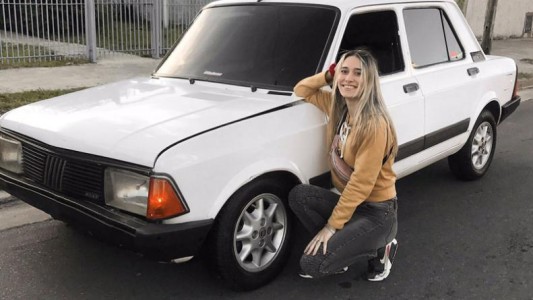 Una chica posteó en sus redes la alegría por su primer auto y le llovieron las cargadas