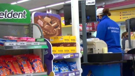 Limitan la exhibición de alimentos en la línea de cajas