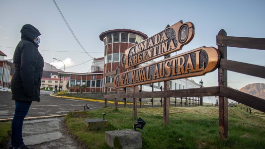 Exmarinera volvió al edificio de la Armada donde denunció abusos: "nunca más entro ahí"