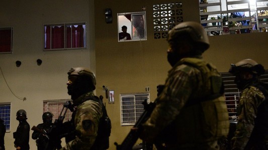 Violencia narco en Lugano: ordenaron 44 allanamientos en el barrio Mugica