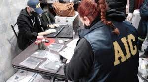 "Narcomadres": escondían droga en los pañales de bebés y los detuvieron en Rosario