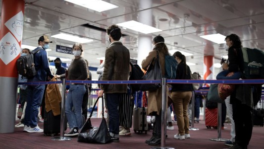 Francia tampoco dejará ingresar a su territorio a viajeros vacunados con Sputnik V