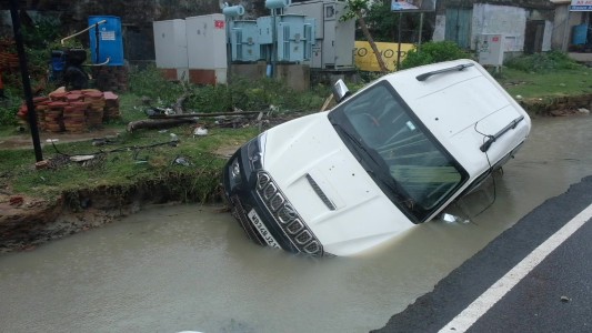 Muertes y destrucción por el ciclón Yaas en India