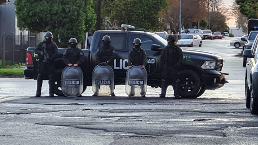 Mar del Plata: tuvo un brote, empezó a disparar y tomó de rehenes a sus hijos
