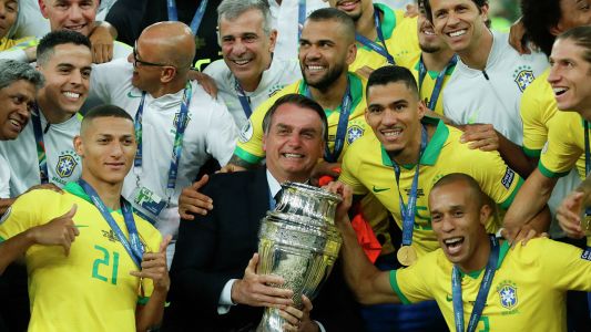 Brasil dividido por la Copa América