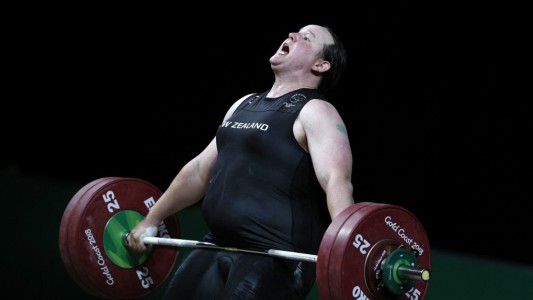 Juegos Olímpicos: polémica por la participación de una pesista transgénero en categoría femenina