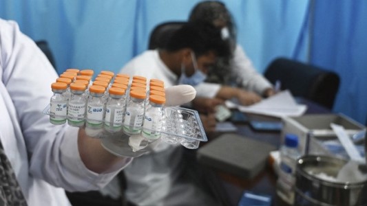 La OMS aprueba uso de emergencia de la vacuna china Sinovac