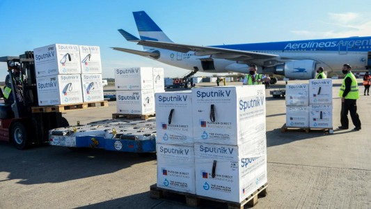 Sputnik V: llegó el principio activo para para fabricar la vacuna en Argentina