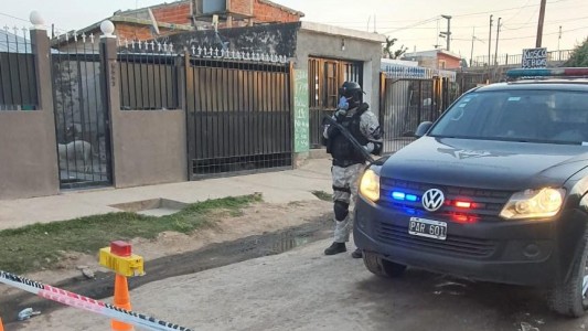 Dos narcomenudistas detenidos en barrio San Roque