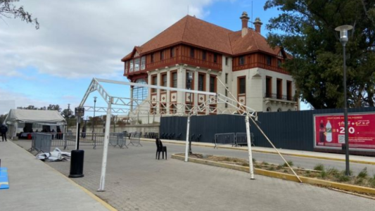 Lo que el viento se llevó: Se voló una carpa de testeos en barrio Jardín