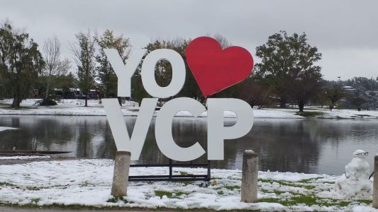 Carlos Paz con paisaje de blanco