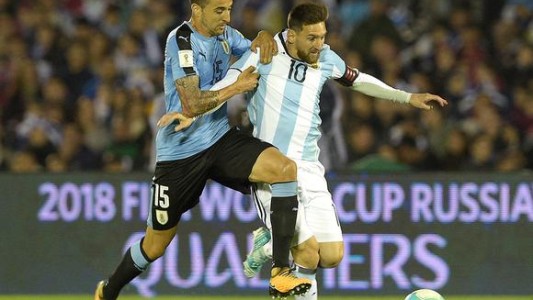 Argentina se enfrenta a Uruguay buscando su primer triunfo en la Copa América